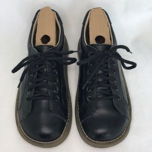 Women’s/men’s Doc Martens oxfords, leather, 7.5/6